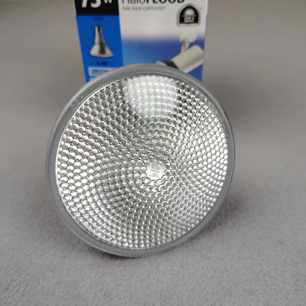 Sylvania Halo Flood Par 30 Light Bulbs 75W 4 Pack 50⁰ Wide Indoor Outdoor 3.75
